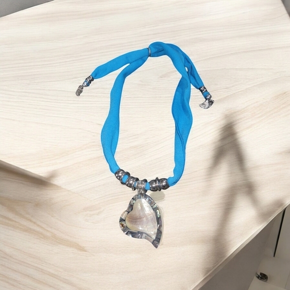 Jewelry - Blue Some Heart Necklace